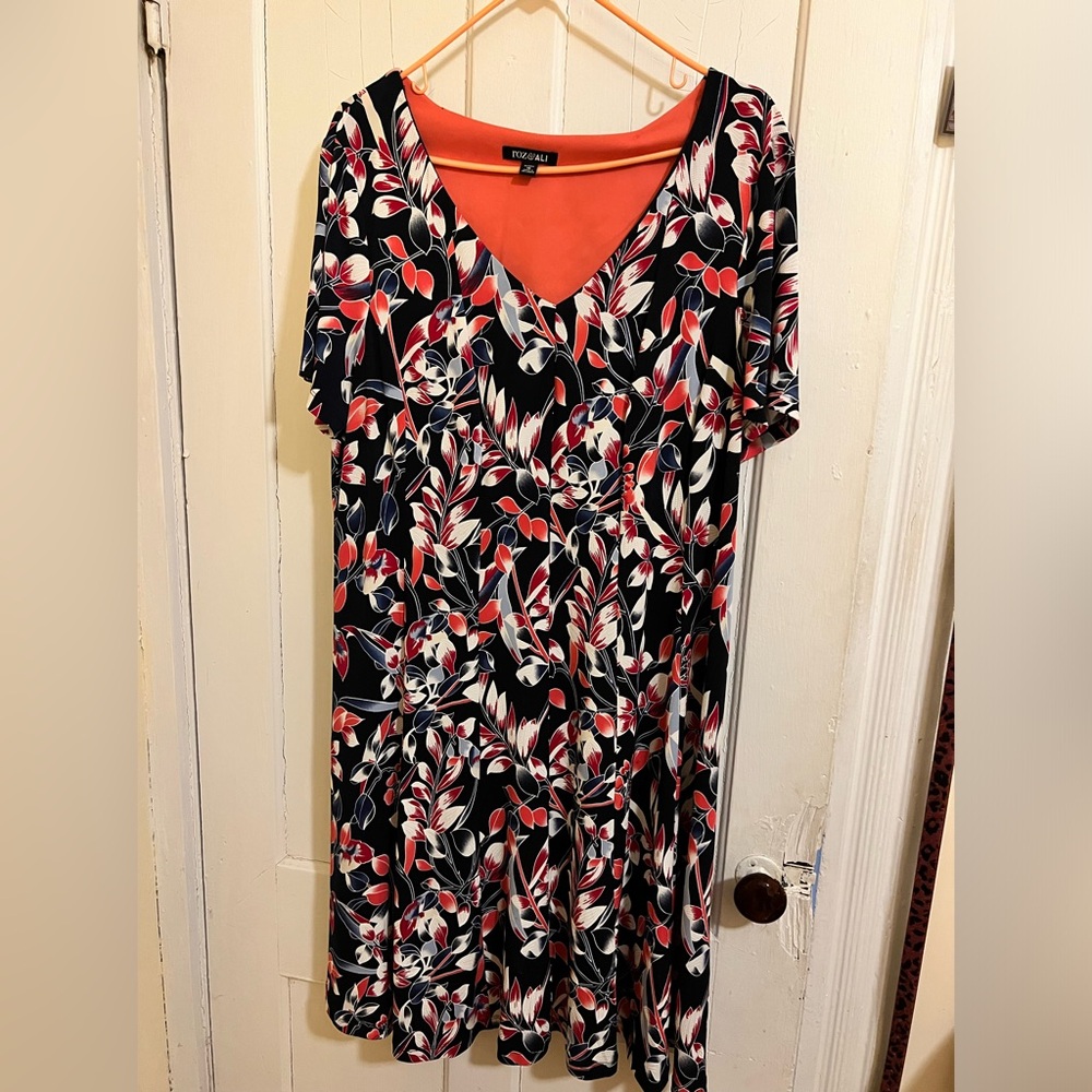 Roz & Ali • Dress • Size 16
20 inches pit to pit
42 long